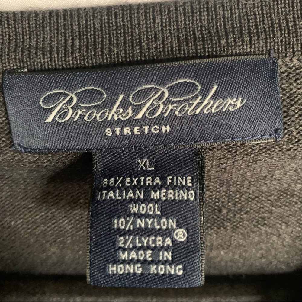 Brooks Brothers Charcoal Extra Fine Italian Merino Wool V Neck Sweater Sz XL - Picture 3 of 7